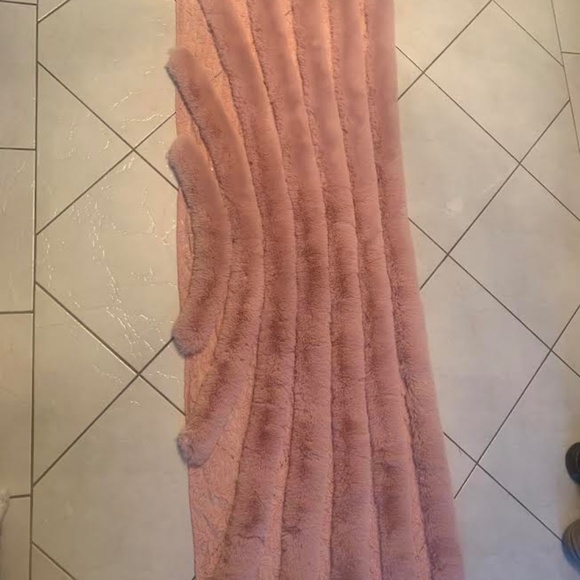 Off the Shoulder Fur Coat - Picture 4 of 6